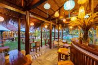 En restaurant eller et andet spisested på ZEN RETREAT HOI AN