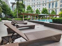 81 Newport C5 10i Balcony & Pool across NAIA T3の敷地内または近くにあるプール