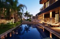 Bazén v ubytování Parklane, a Luxury Collection Resort & Spa, Limassol nebo v jeho okolí
