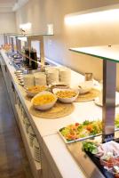 Jídlo v hotelu nebo okolí