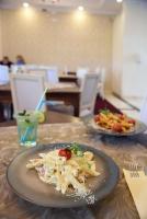 Jídlo v hotelu nebo okolí