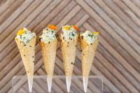 Sheraton Maui Resort & Spa في لاهينا: مجموعة من أربعة مخاريط آيس كريم معروضة