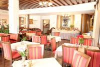 Restauracja lub miejsce do jedzenia w obiekcie Aldranser Hof