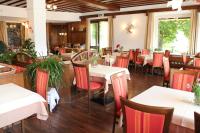Restauracja lub miejsce do jedzenia w obiekcie Aldranser Hof