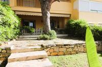 Zahrada ubytování Seaview with private garden 5 minutes walk to the beach and amenities