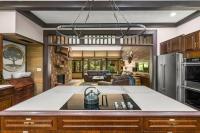 Küche&#47;Küchenzeile in der Unterkunft Bourbon Hollow Lodge with Hot Tub and Pool plus Game Room only 5 min to downtown