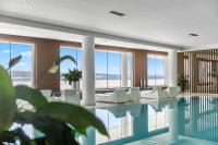 Bazén v ubytování Luxury Hotel Amabilis nebo v jeho okolí
