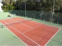 Tenis a/nebo squash v ubytování Villa Marisol Estudio EUROPA nebo okolí