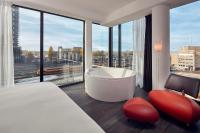 Inntel Hotels Utrecht Centreにあるベッド