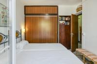 Posteľ alebo postele v izbe v ubytovaní Apartamento pie de jardín en Roses