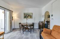 Posedenie v ubytovaní Apartamento pie de jardín en Roses