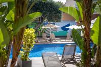 The swimming pool at or close to Climia Benidorm Plaza