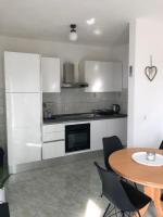 Kuchyň nebo kuchyňský kout v ubytování Apartment in Okrug Gornji with sea view, air conditioning, WiFi, washing machine 5049-1