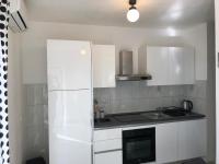 Kuchyň nebo kuchyňský kout v ubytování Apartment in Okrug Gornji with sea view, air conditioning, WiFi, washing machine 5049-1