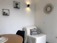 Posezení v ubytování Apartment in Okrug Gornji with sea view, air conditioning, WiFi, washing machine 5049-1