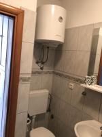 Koupelna v ubytování Apartment in Okrug Gornji with sea view, air conditioning, WiFi, washing machine 5049-1