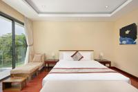 Ocean Villa Pool Retreat In Da Nangにあるベッド