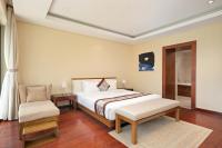 Ocean Villa Pool Retreat In Da Nangにあるベッド