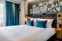 Motel One Dublinにあるベッド