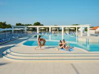 Bazén v ubytování Bluesun Hotel Alga nebo v jeho okolí