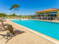 Kolam renang di atau dekat dengan Beautiful accommodation with terrace near the Mediterranean Sea
