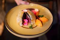 Hrana v oz. blizu hotela