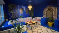 Posedenie v ubytovaní Luxury Jardin Majorelle paris orly avec jacuzzi