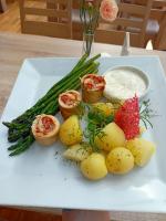 Jídlo v hotelu nebo okolí