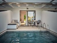 Cassiopeia Rooms & Suitesの敷地内または近くにあるプール