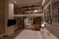 Hotel La Compania, In The Unbound Collection By Hyattにあるテレビまたはエンターテインメントセンター