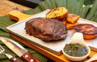 Jídlo v hotelu nebo okolí