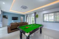 TV a/nebo společenská místnost v ubytování Aurora Pool Villa Cha-am