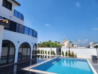 Bazén v ubytování Luxury villa imperial nebo v jeho okolí