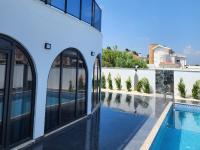 Bazén v ubytování Luxury villa imperial nebo v jeho okolí