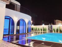 Bazén v ubytování Luxury villa imperial nebo v jeho okolí