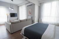 Postel nebo postele na pokoji v ubytování Modern City Getaway - Immerse Yourself In Luxury