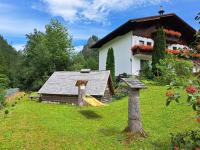 Vonkajšia záhrada v ubytovaní Hotel garni Landhaus Bürtlmair