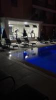 Bazén v ubytování Holiday Inn Express Manisa-West by IHG nebo v jeho okolí