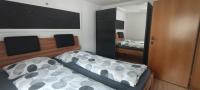 Postel nebo postele na pokoji v ubytování Ferienwohnung Istrefi