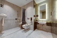 Koupelna v ubytování DoubleTree by Hilton Adana