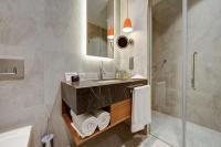 Koupelna v ubytování DoubleTree by Hilton Adana