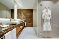 Postel nebo postele na pokoji v ubytování DoubleTree by Hilton Adana
