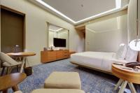 TV a/nebo společenská místnost v ubytování DoubleTree by Hilton Adana