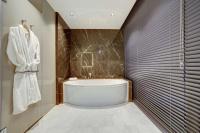Koupelna v ubytování DoubleTree by Hilton Adana