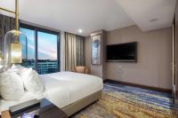 TV a/nebo společenská místnost v ubytování Doubletree By Hilton Antalya City Centre