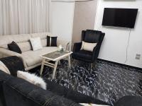 TV a/nebo společenská místnost v ubytování Unique Apartment in Sheraton Heliopolis