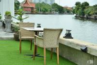 Udsigt til en flod der løber i nærheden af hotellet