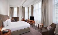 Postel nebo postele na pokoji v ubytování DoubleTree by Hilton Hotel & Spa Liverpool
