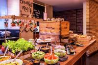 Jídlo v hotelu nebo okolí