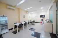 Una televisión o centro de entretenimiento en Multi 88 Syariah